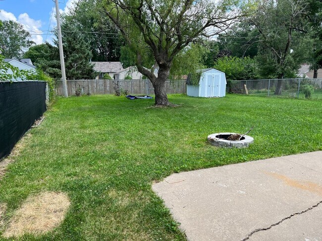 Building Photo - 3B/1B House for Rent