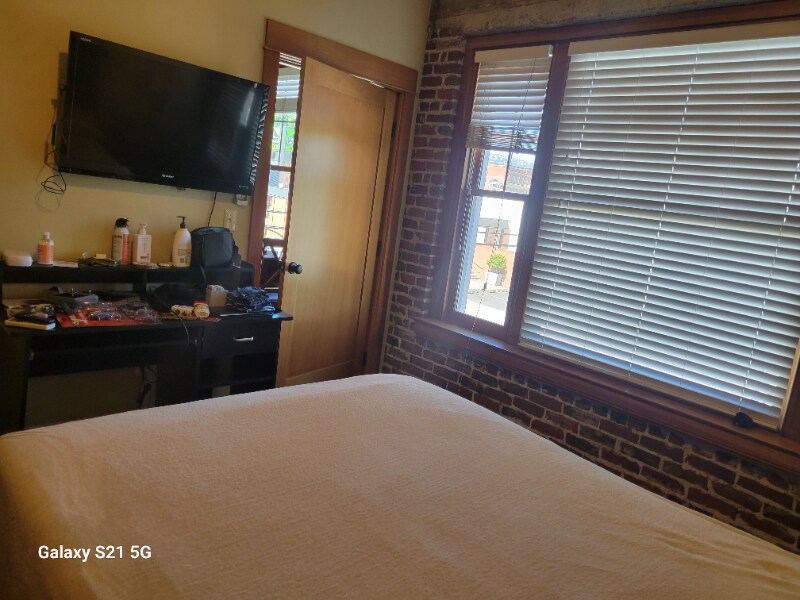 Building Photo - 306 Washington St