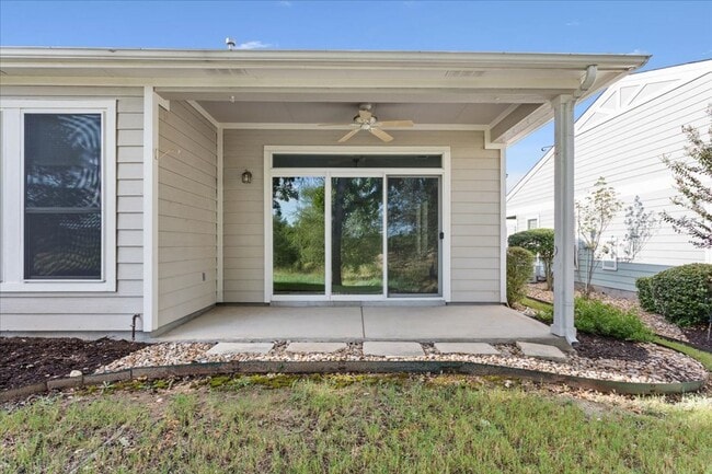 Building Photo - 141 Dickens Cir