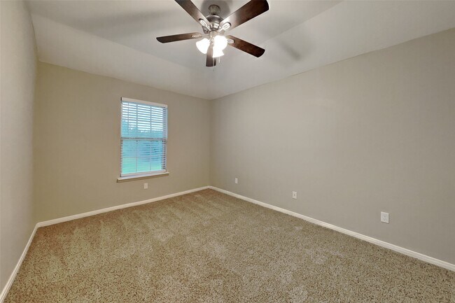 Building Photo - 22575 Valley Canyon