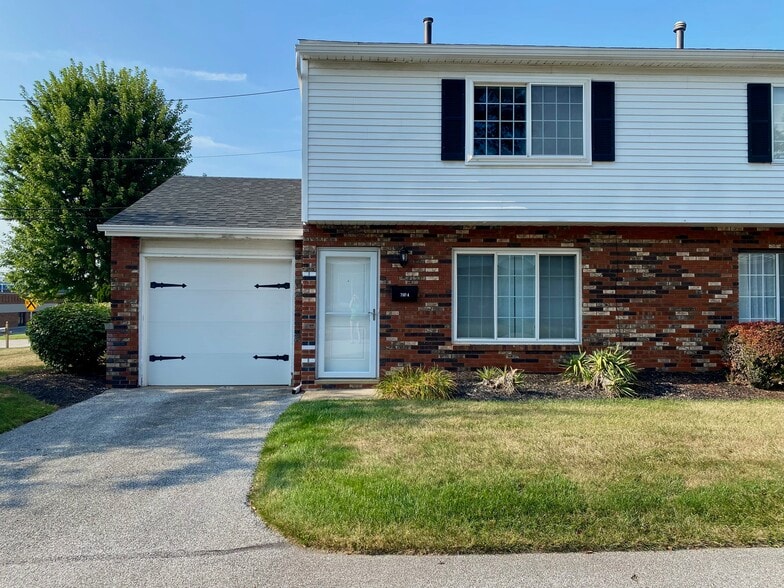 Primary Photo - 7187 Hart St