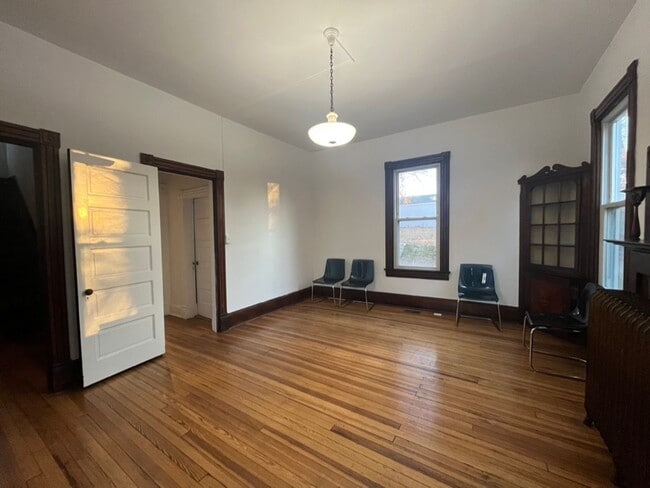 Building Photo - Brookland Grand 4917 sqft 8bd 3.5bth Home | Huge Front Porch | Large Back Yard