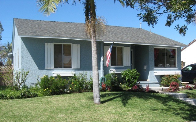 Curb appeal!  Full-length gated driveway for private parking. - 14911 Fonthill Ave
