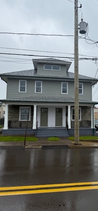 Building Photo - 115 Oak St