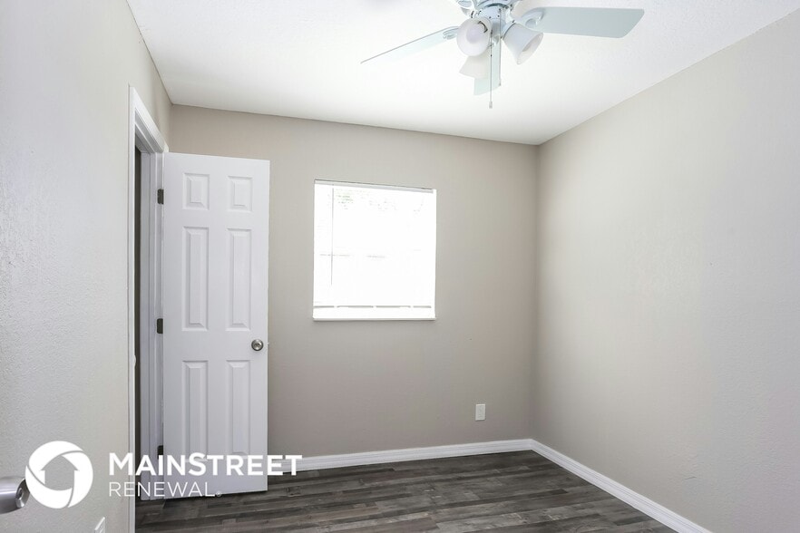 Building Photo - 2776 20th Ave SW