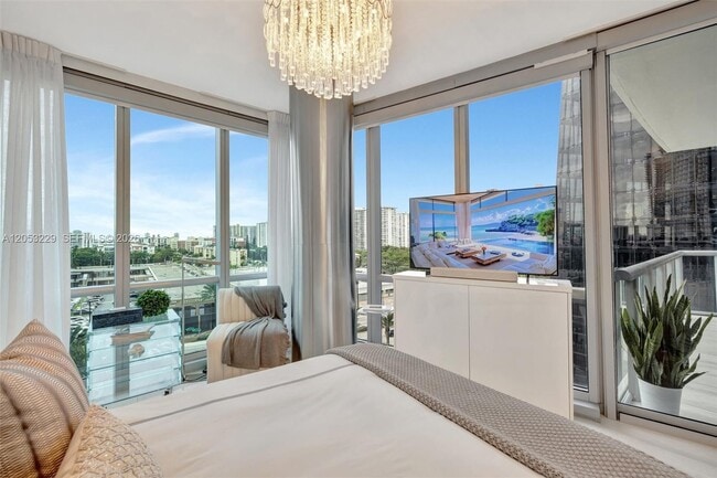 Building Photo - 17121 Collins Ave