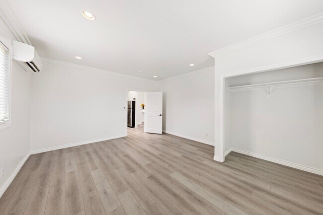 Building Photo - 403 N San Gabriel Ave