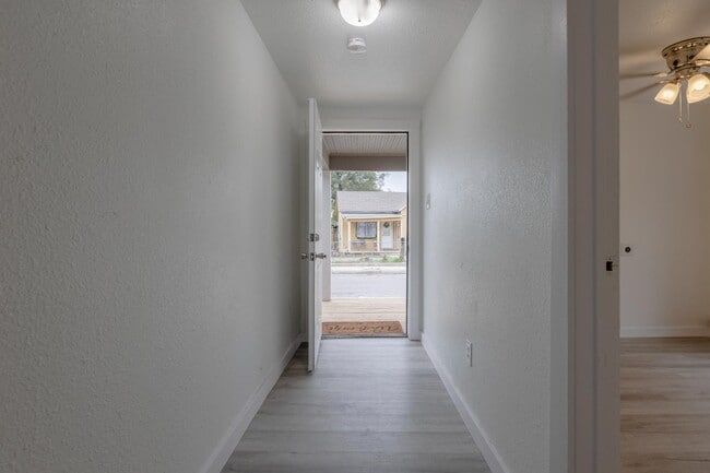 Building Photo - 125 Forrest Ave