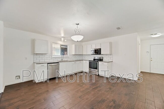 Building Photo - 1580 Chivalry Ln