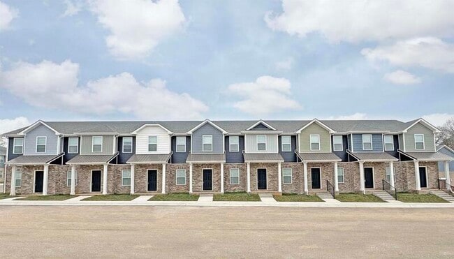 Primary Photo - 1115-D5 Hillwood Dr