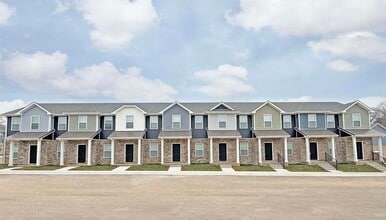 Building Photo - 1115-H5 Hillwood Dr