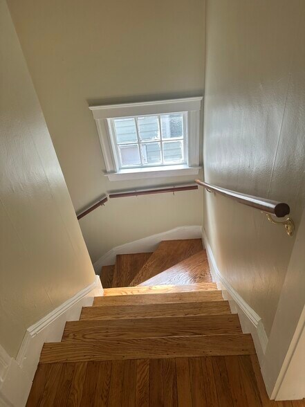 Primary Photo - 140 Westville St