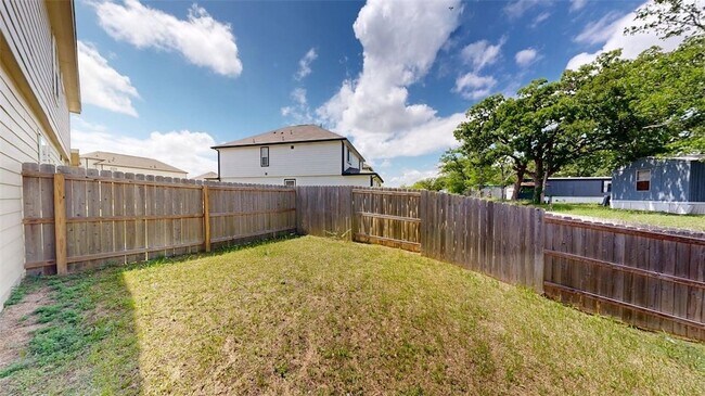 Building Photo - 963 Harper Ln