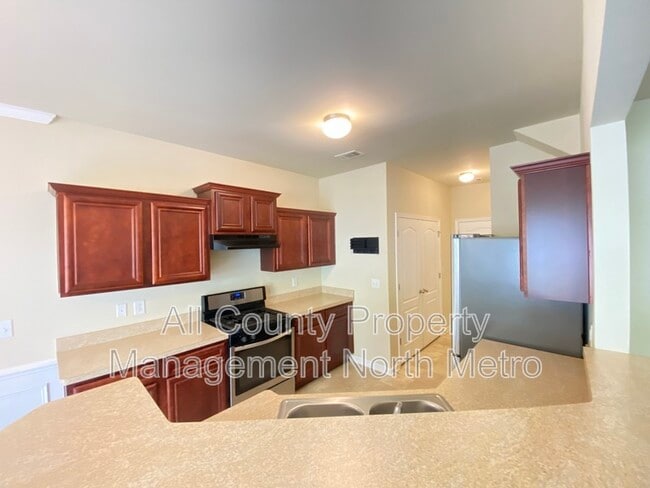 Building Photo - 114 Kasey Dr