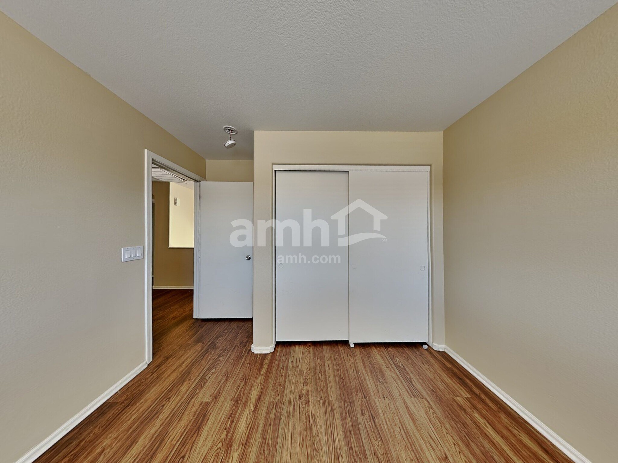 Building Photo - 8711 S 50th Ln