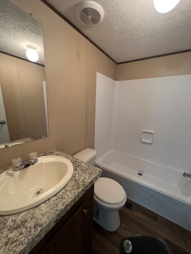 Building Photo - 142 CO ROAD 5516-F32