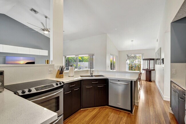 Building Photo - 2470 Sandstone Ct