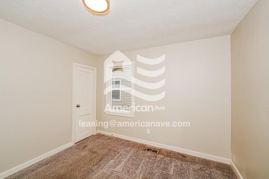 Building Photo - 6712 3rd Ave S