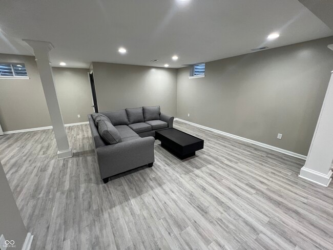 Building Photo - 344 W Columbine Ln