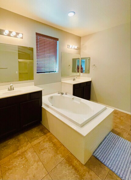 Building Photo - 11136 East Starkey Avenue