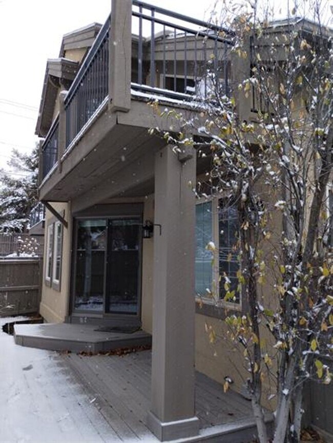 Building Photo - Spacious Cottonwood Heights Home with Vaulted Ceilings & Finished Basement