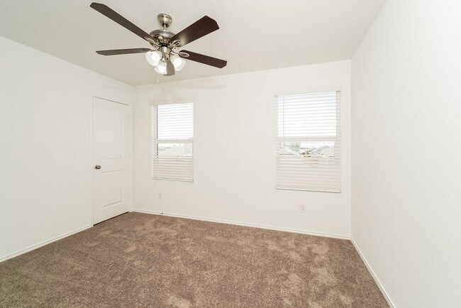 Building Photo - 2412 Lake Hls