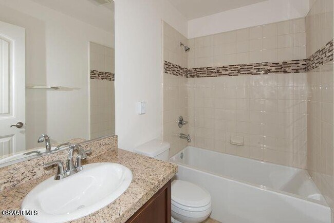 Building Photo - 32 Secret Hollow Ln