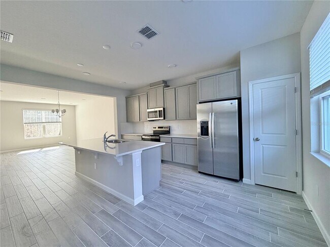 Building Photo - 15493 Bay Brg St