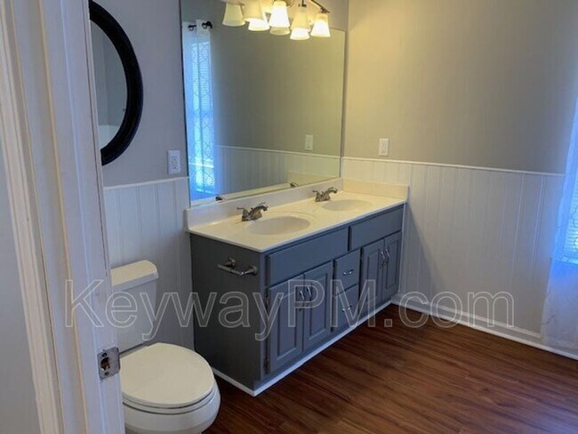 Building Photo - 18 Fowkewood Ct