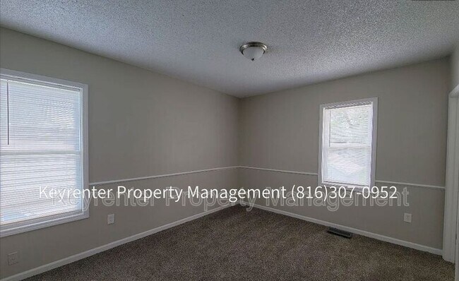 Building Photo - 142 N Bellaire Ave