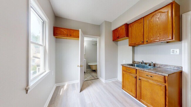 Building Photo - 3816 W 36th St