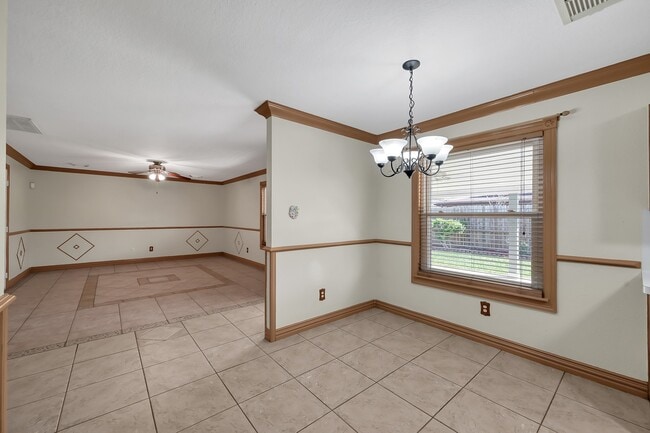 Building Photo - 10130 Woodico Dr