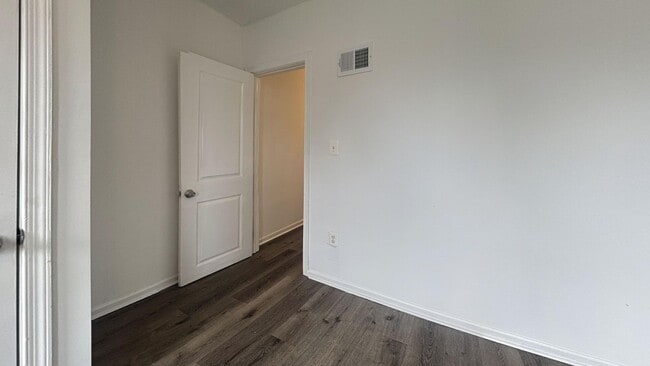Building Photo - Modern Four-Bedroom Row Home in Kingsessing