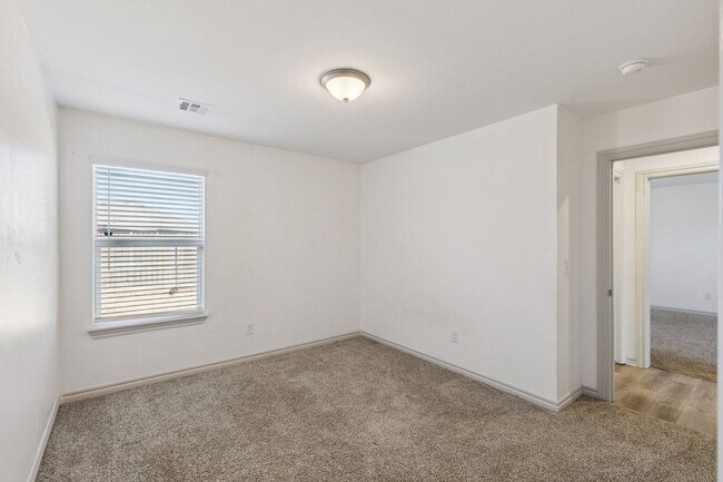 Building Photo - Stunning 4-Bed Home in Deer Creek Schools with Open Floorplan & Community Amenities