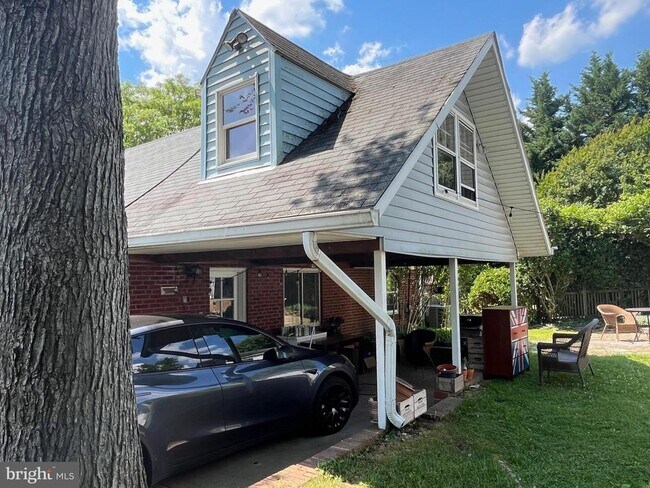 Building Photo - 2101 N Nottingham St