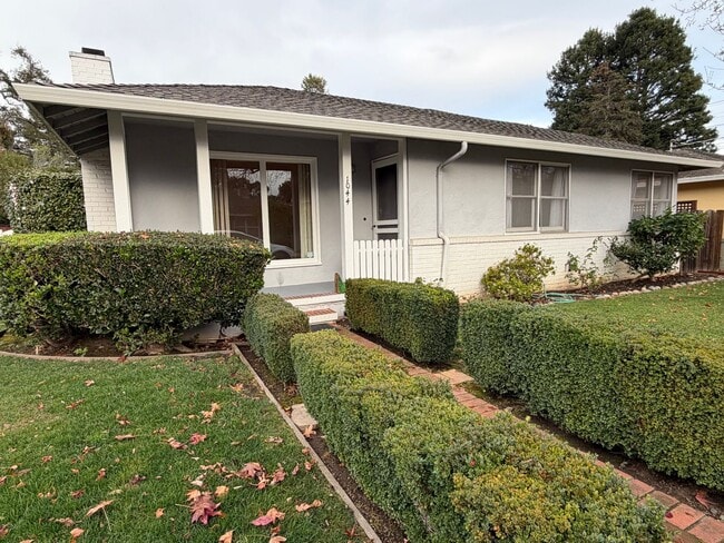 Building Photo - 1044-1048 Marcussen Drive