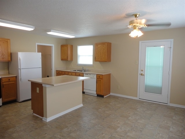 Building Photo - 1490 Lavender Dr