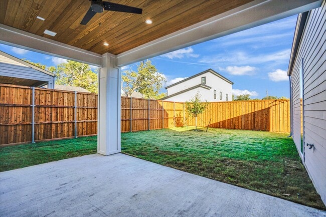 Building Photo - 1703 Nomas St