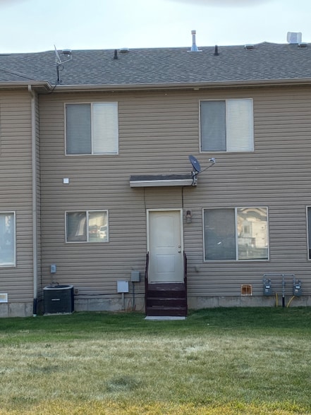 Building Photo - 1596 W 300 S