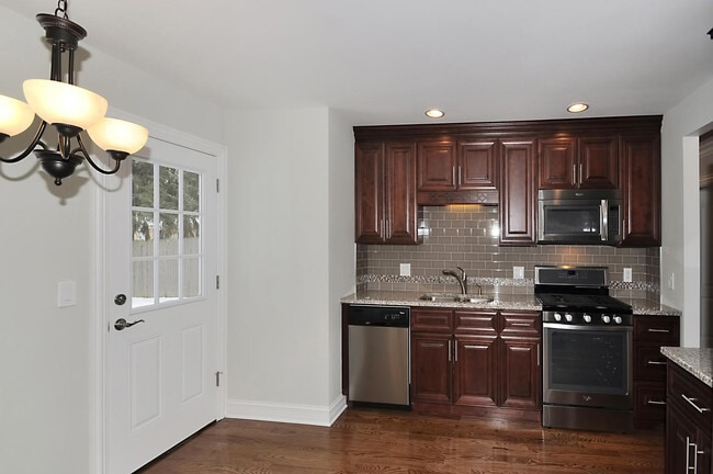 Building Photo - 117 Wilshire Dr