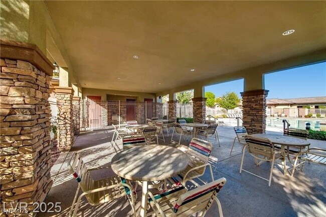 Building Photo - 10644 Tray Mountain Ave