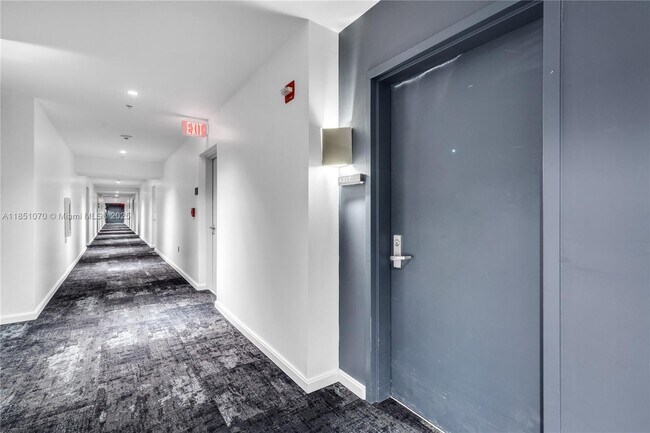 Building Photo - 325 S Biscayne Blvd