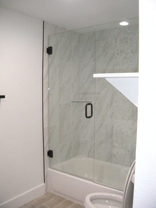 Building Photo - K056 - Orange Tree #79