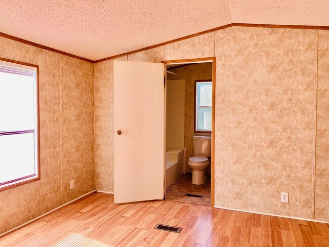 Building Photo - Cute 2 bed/2 bath mobile home in Opelousas