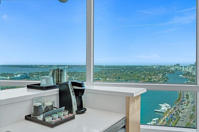 Building Photo - 4401 Collins Ave