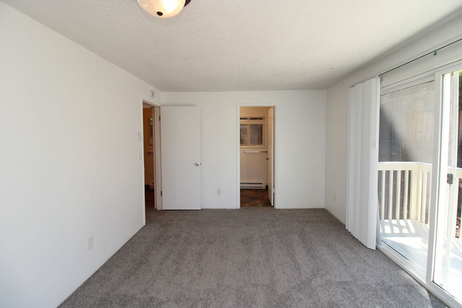 Building Photo - 5704 SW Beaverton Hillsdale Hwy
