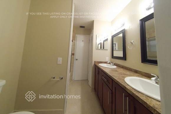 Building Photo - 1901 Shower Tree Way