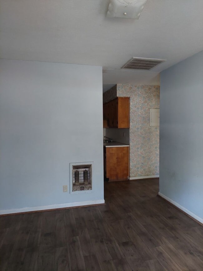 Building Photo - Cute duplex