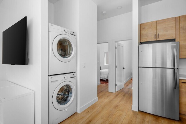 Building Photo - 2110 Drescher St