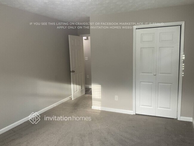 Building Photo - 3269 Robin Hood Ln